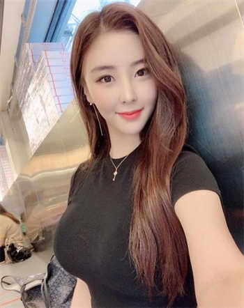 伊倩慧穿越成战王妃