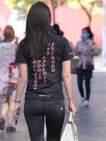 妻子每天和异性聊天