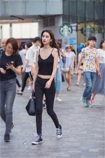 漂亮母亲与丑儿续香火