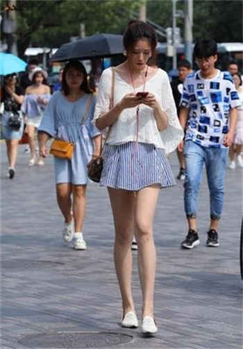 韩婧格对镜子视频