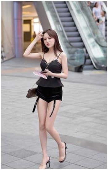 小媳妇请水管工修理