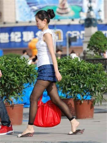 魅魔白丝榨汁机