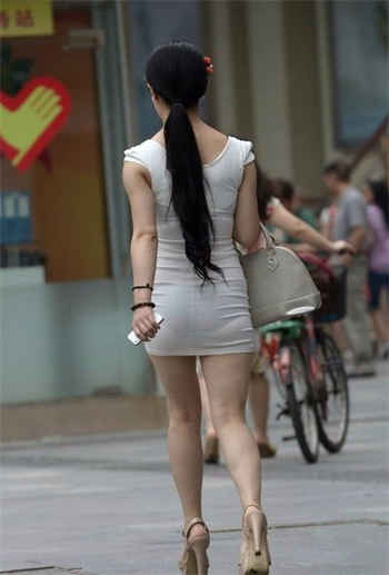 丝袜熟妇阿姨