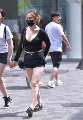商务旅店女老戴绿帽子