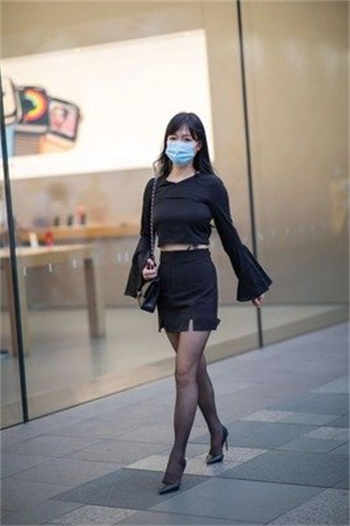 程谕鸣邱识衍