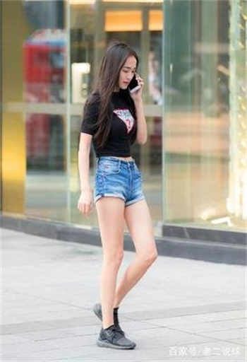 漂亮的媳妇跟快递员