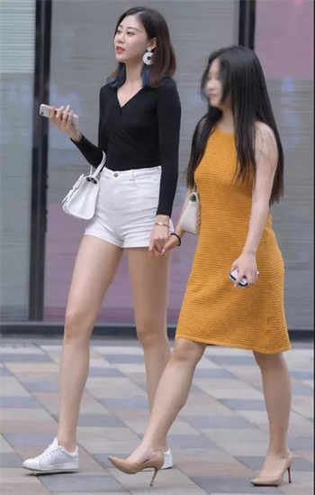 涨奶难受小叔子来帮忙
