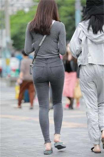 我的公务员姨妈和妈妈
