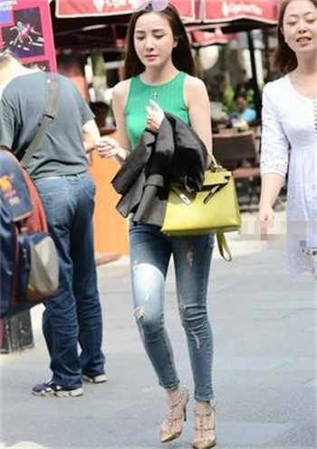 怎么模拟女人在吃自己的丁