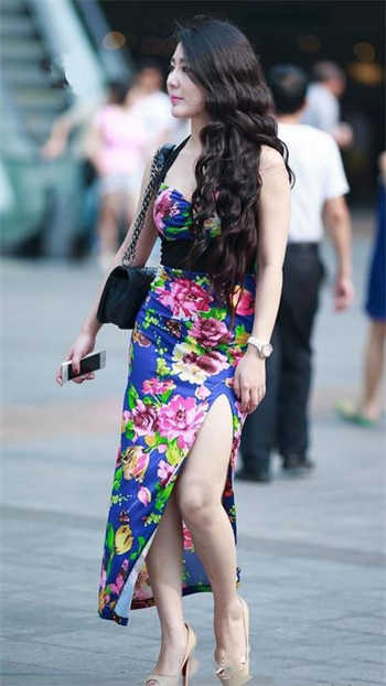 女主叫年雅璇
