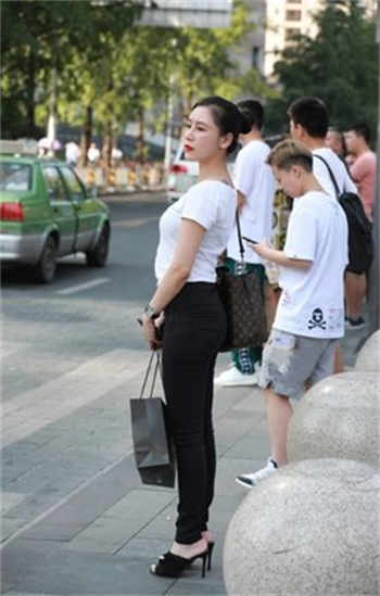 蝴蝶网中文娱乐网哥也