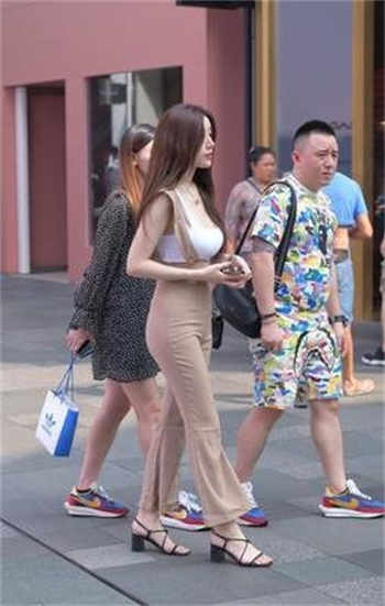 香草少女m喜提豪车